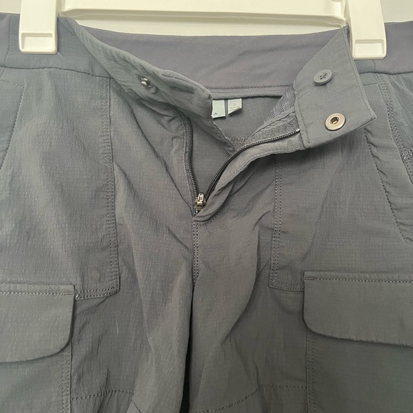 Athleta Gray Shorts Size 8 - Picture 4 of 5